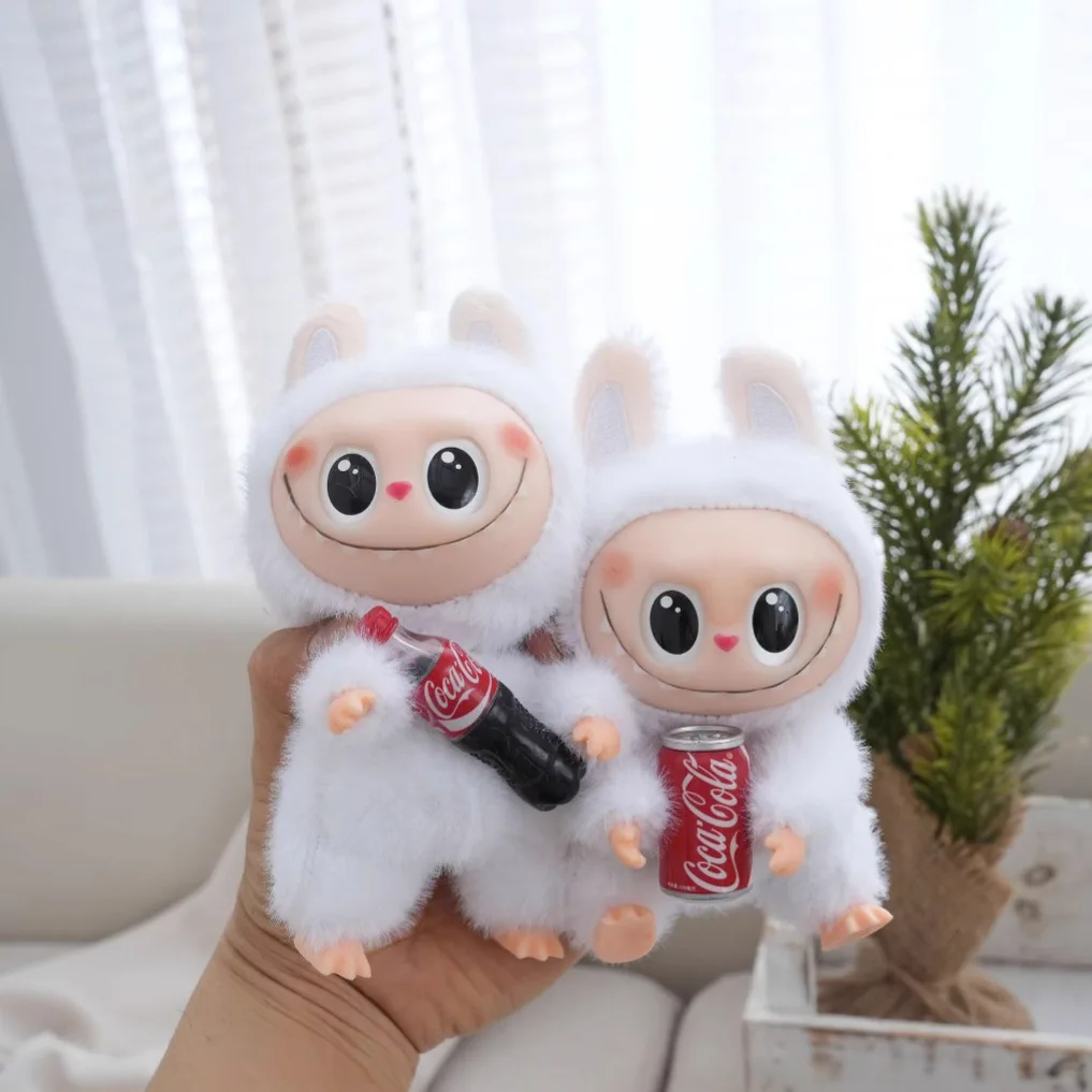 Kawaii новый плюшевый брелок для ключей Labubu, декор для рюкзака, милый мультяшный школьный кулон, подарки для мальчиков и девочек
Kawaii новый плюшевый брелок для ключей Labubu, декор для рюкзака, милый мультяшный школьный кулон, подарки для мальчиков и девочек