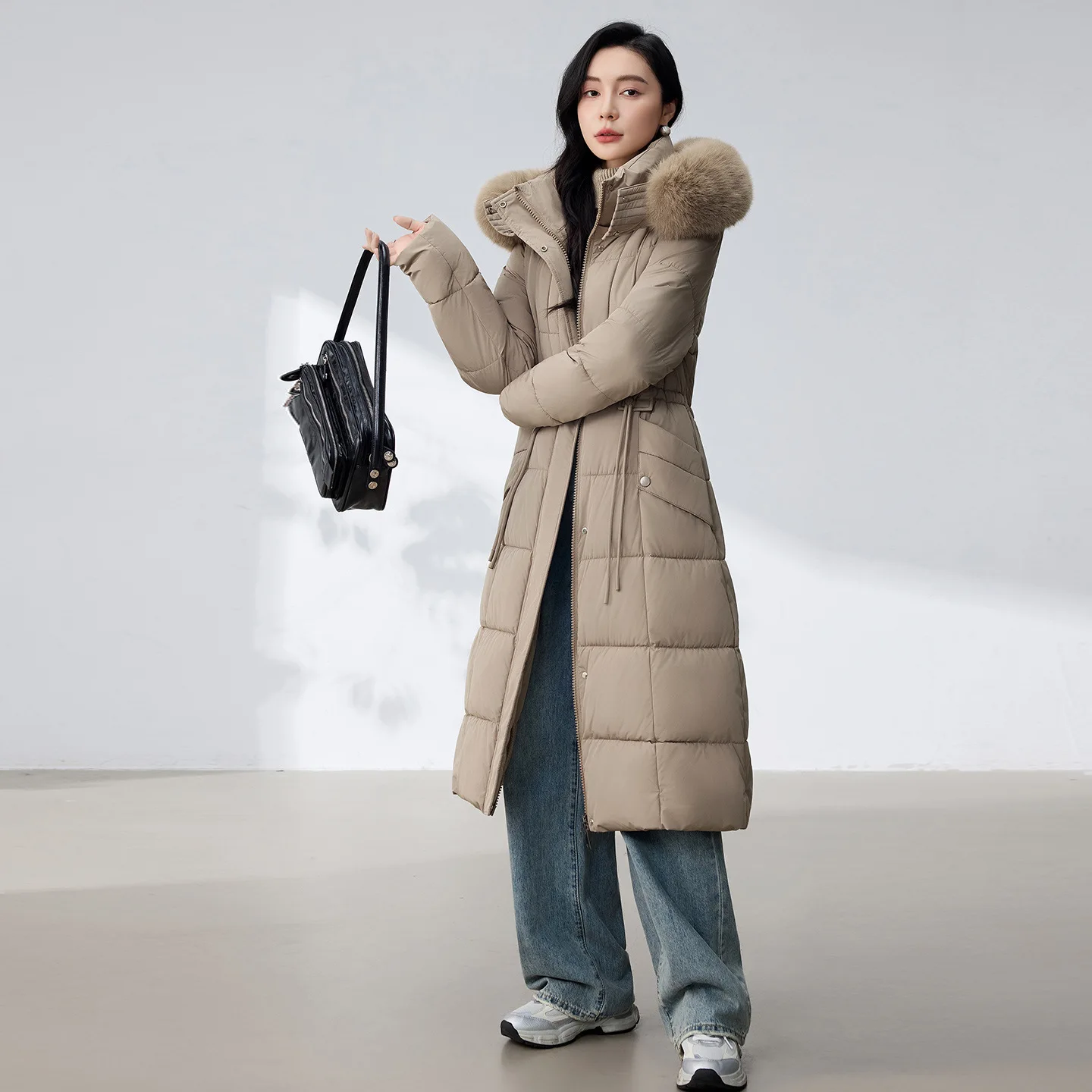 Ladies' Fashion Coat Autumn Winter Casual Warm Long Large Fur Collar Cotton Coat Over-the-Knee Loose Thickened Hooded Jacket
Ladies' Fashion Coat Autumn Winter Casual Warm Long Large Fur Collar Cotton Coat Over-the-Knee Loose Thickened Hooded Jacket