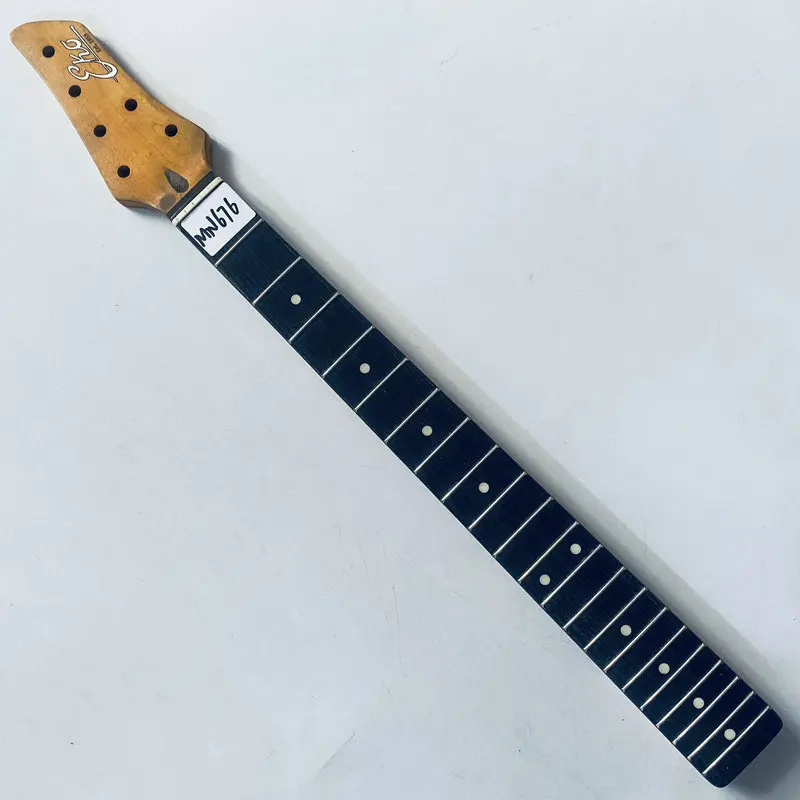 MN676 Original EKO Vantage Style ST Or TL Model Electric Guitar Neck Maple With Rosewood 21 Frets for Guitar DIY Parts
MN676 Original EKO Vantage Style ST Or TL Model Electric Guitar Neck Maple With Rosewood 21 Frets for Guitar DIY Parts