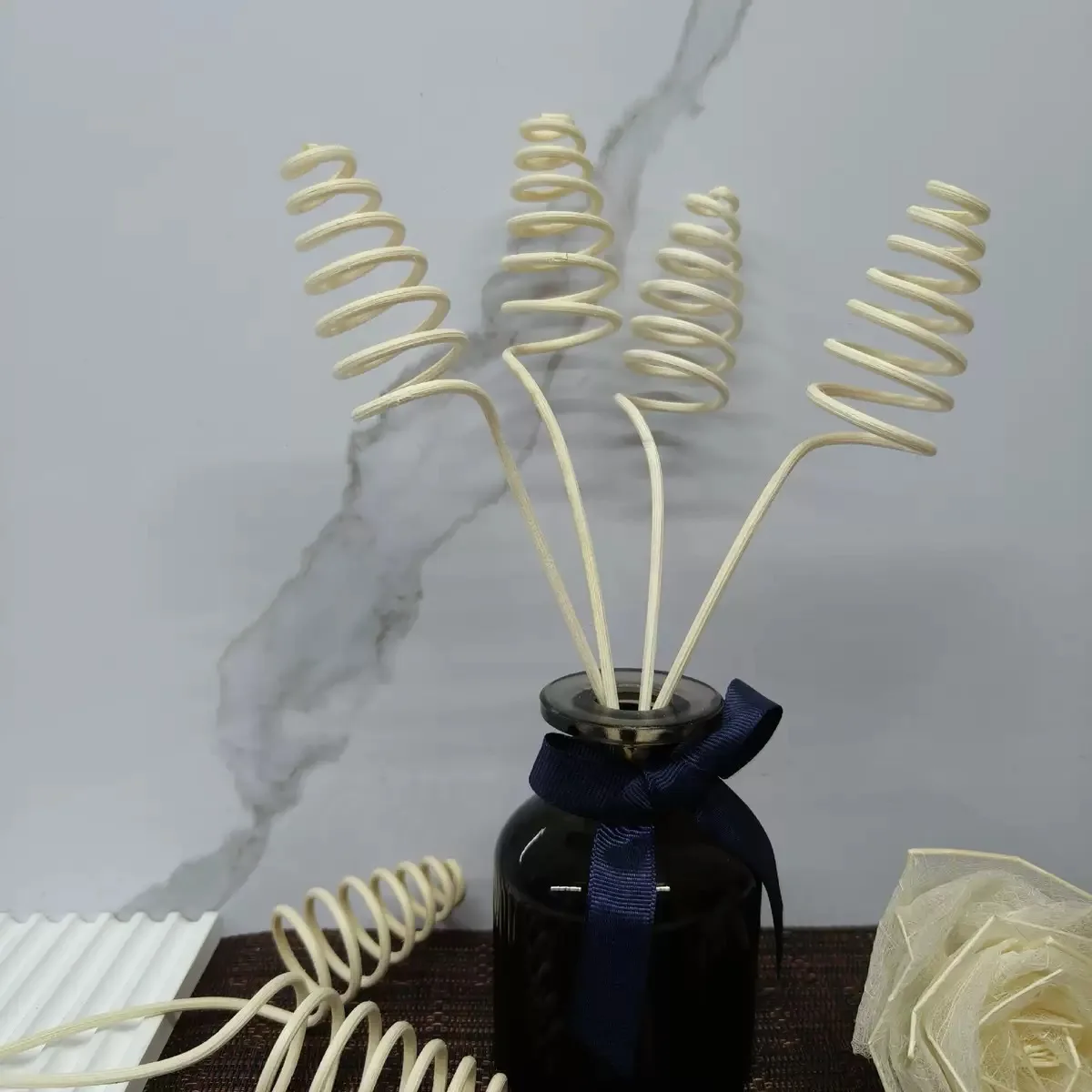 Wedding Decor Aromatherapy Artifact Shaped Rattan Sticks,Handmade Wooden Essential Oil Volatile Sticks for Reed Diffuser Bottle 
Wedding Decor Aromatherapy Artifact Shaped Rattan Sticks,Handmade Wooden Essential Oil Volatile Sticks for Reed Diffuser Bottle