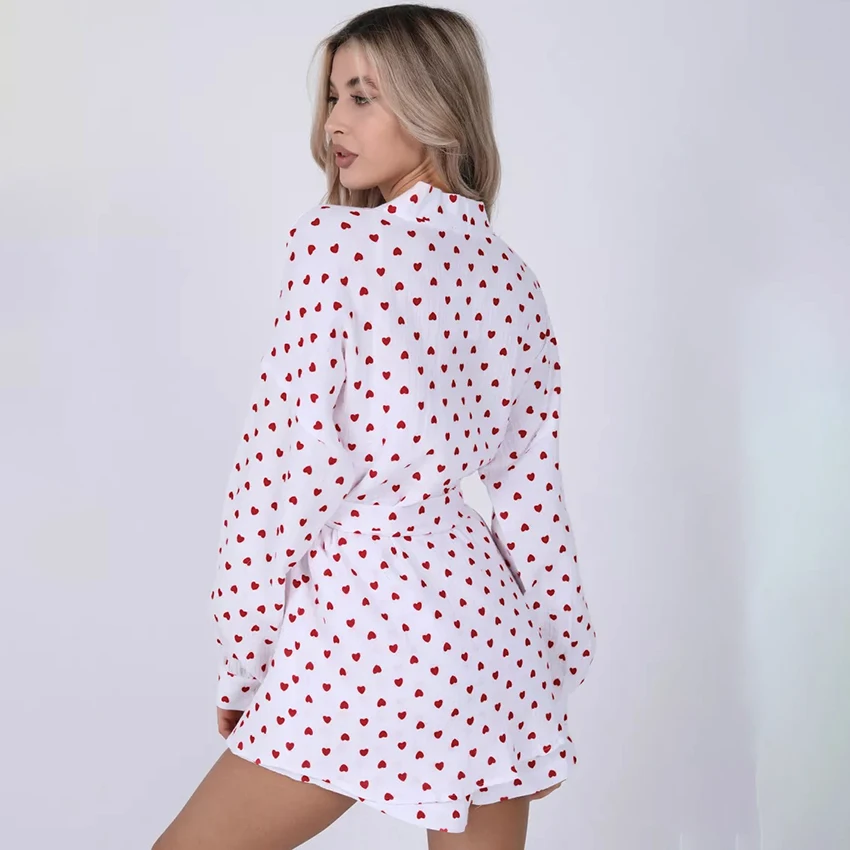 Комплект домашней одежды Hiloc из 100% хлопка для женщин, халат с длинными рукавами и принтом в виде сердечек, шорты с эластичной резинкой на талии, комплект для сна из 2 предметов
Комплект домашней одежды Hiloc из 100% хлопка для женщин, халат с длинными рукавами и принтом в виде сердечек, шорты с эластичной резинкой на талии, комплект для сна из 2 предметов