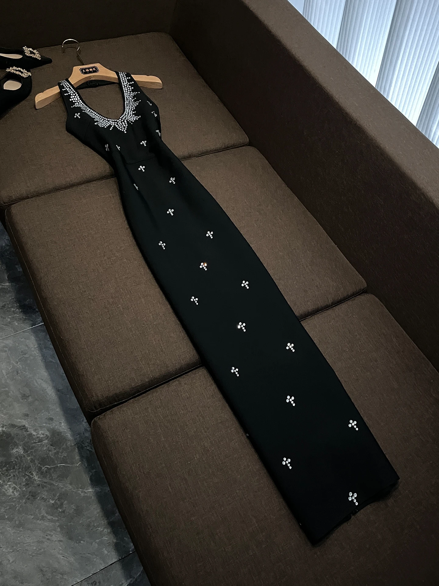 Сенсационное вязаное платье Bal с V-образным вырезом, без бретелек, с бриллиантовой отделкой, приталенное, с поясом, для женщин OK239, вечернее платье
Сенсационное вязаное платье Bal с V-образным вырезом, без бретелек, с бриллиантовой отделкой, приталенное, с поясом, для женщин OK239, вечернее платье