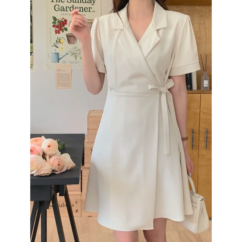 Summer French Suit Collar Tie Waist Fashion Short Sleeve Dress Women Simple Wild Black and White Office Chic Short Dress Female
Summer French Suit Collar Tie Waist Fashion Short Sleeve Dress Women Simple Wild Black and White Office Chic Short Dress Female