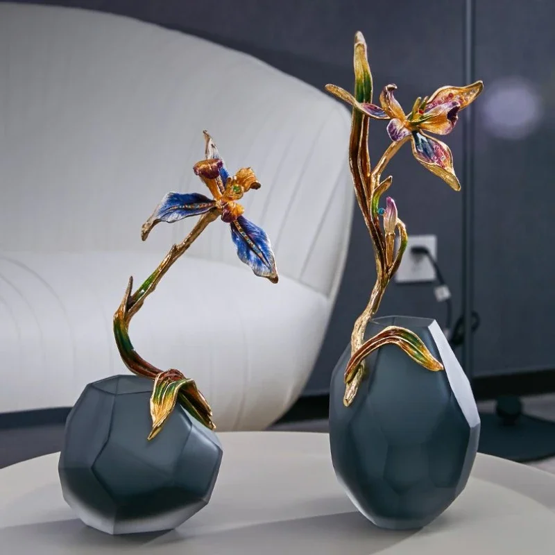 Creative Chinese Enamel Vase Modern Metal Simulation Flower Arrangement Living Room Coffee Table Entrance Decorations
Creative Chinese Enamel Vase Modern Metal Simulation Flower Arrangement Living Room Coffee Table Entrance Decorations