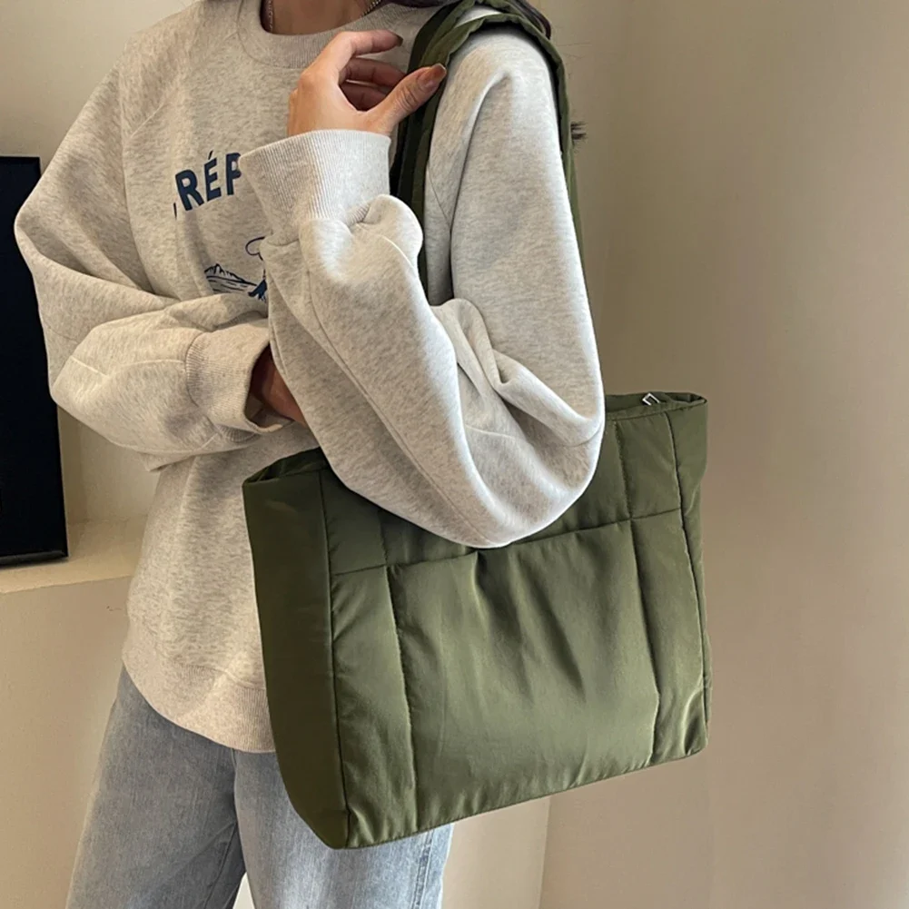 Women Winter Puffer Bags Solid Color Single Shoulder Bag Large Capacity Fashion Laptop Handbags Simple Trendy Commuting Bags
Women Winter Puffer Bags Solid Color Single Shoulder Bag Large Capacity Fashion Laptop Handbags Simple Trendy Commuting Bags