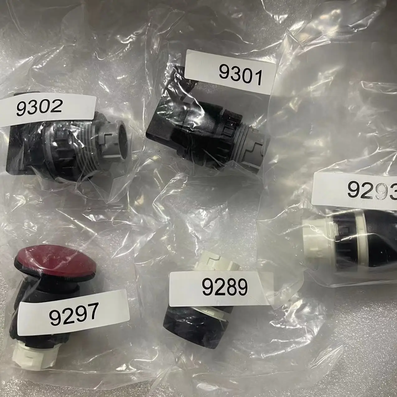 10pcs Button Switch N-30-SW 9302 9301 9305 9297 9298 9289 9293 Pneumatic Parts Accessories
10pcs Button Switch N-30-SW 9302 9301 9305 9297 9298 9289 9293 Pneumatic Parts Accessories