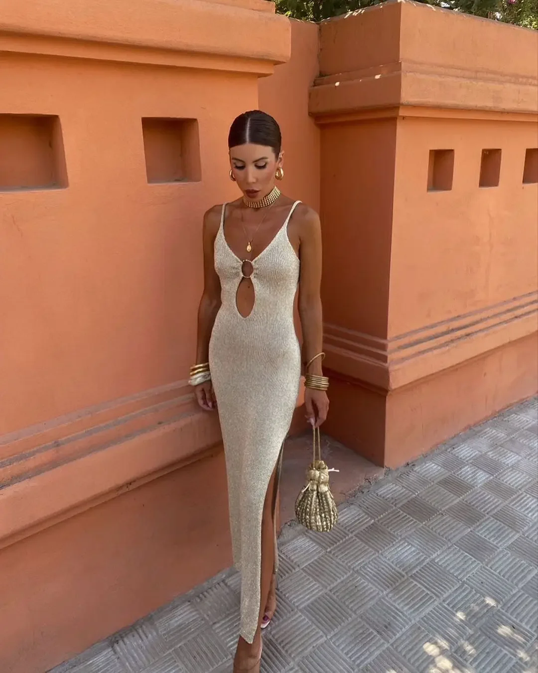 Hollow Out Knitted Long Dress Women Sexy V Neck Metal Ring Backless Beach Holiday Bodycon Dresses Streetwear Female Outfits
Hollow Out Knitted Long Dress Women Sexy V Neck Metal Ring Backless Beach Holiday Bodycon Dresses Streetwear Female Outfits