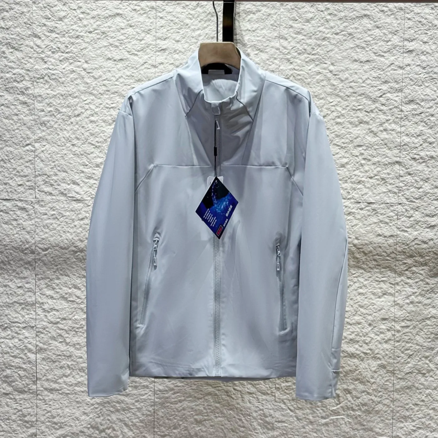 High Quality Mens Stand Collar Jacket Windproof Waterproof Outdoor Mountaineering Coat Durable Comfortable Outerwear
High Quality Mens Stand Collar Jacket Windproof Waterproof Outdoor Mountaineering Coat Durable Comfortable Outerwear