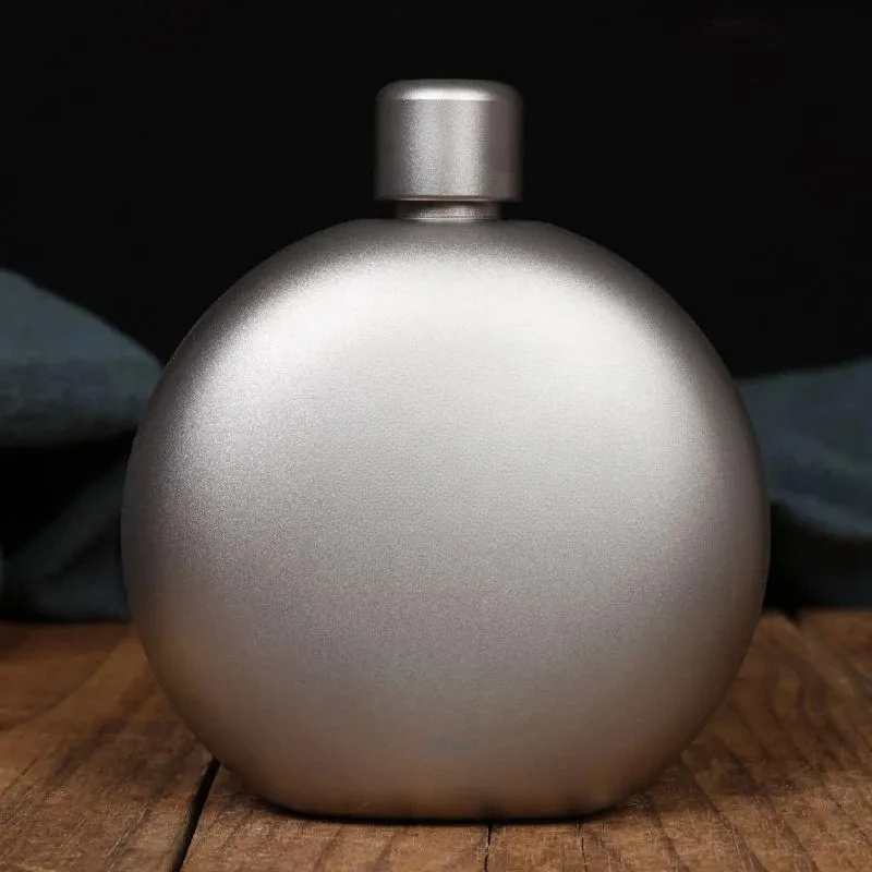 Pure Titanium Large Wine Large Camping Outdoor Large Capacity Camping Wine Bottle Kettle Titanium 450ml
Pure Titanium Large Wine Large Camping Outdoor Large Capacity Camping Wine Bottle Kettle Titanium 450ml