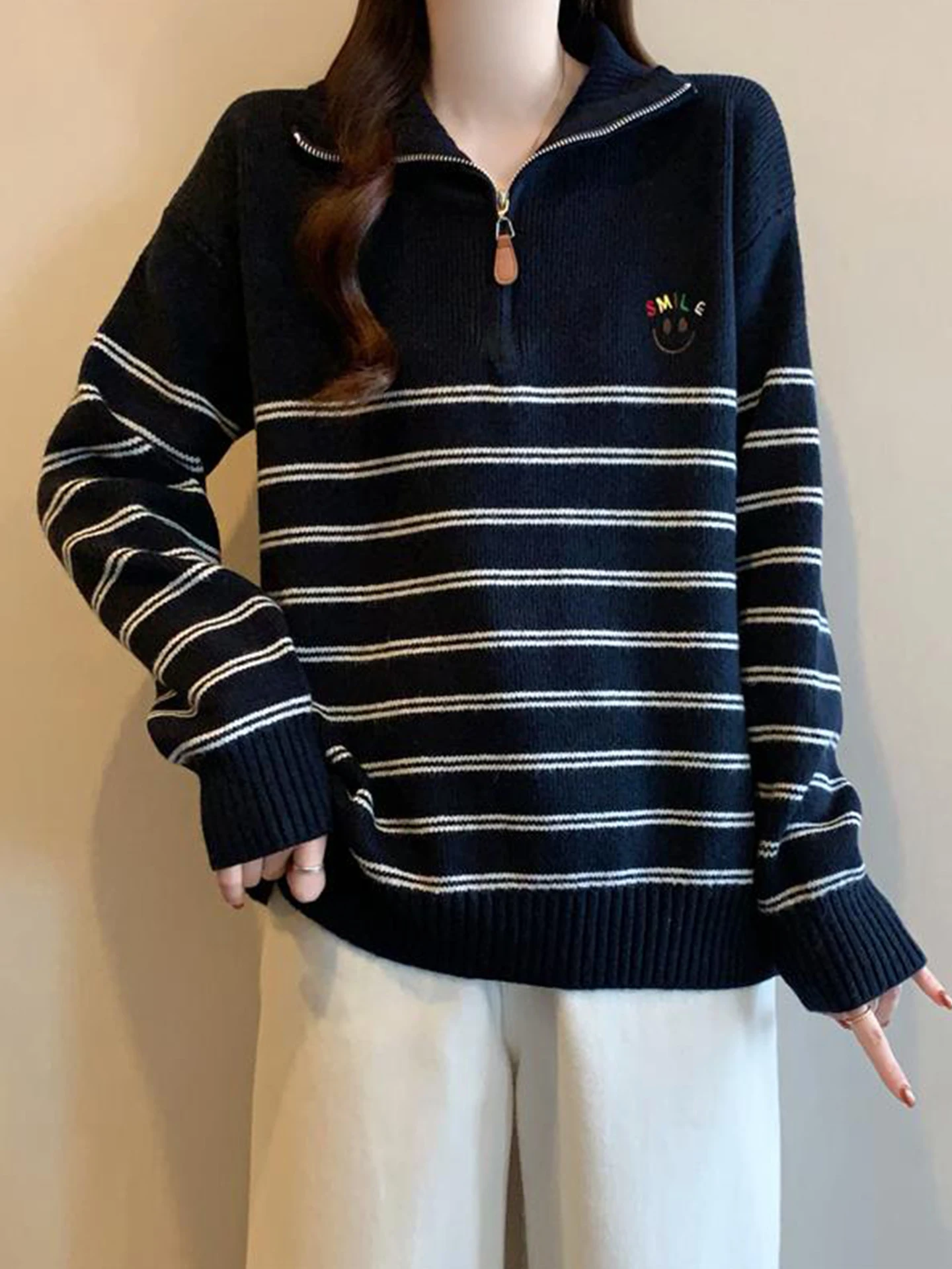 Корейский трикотажный джемпер на молнии в полоску, повседневный, свободного кроя, женский, осенний, больших размеров, утягивающий, скрывающий живот, универсальный базовый топ
Корейский трикотажный джемпер на молнии в полоску, повседневный, свободного кроя, женский, осенний, больших размеров, утягивающий, скрывающий живот, универсальный базовый топ