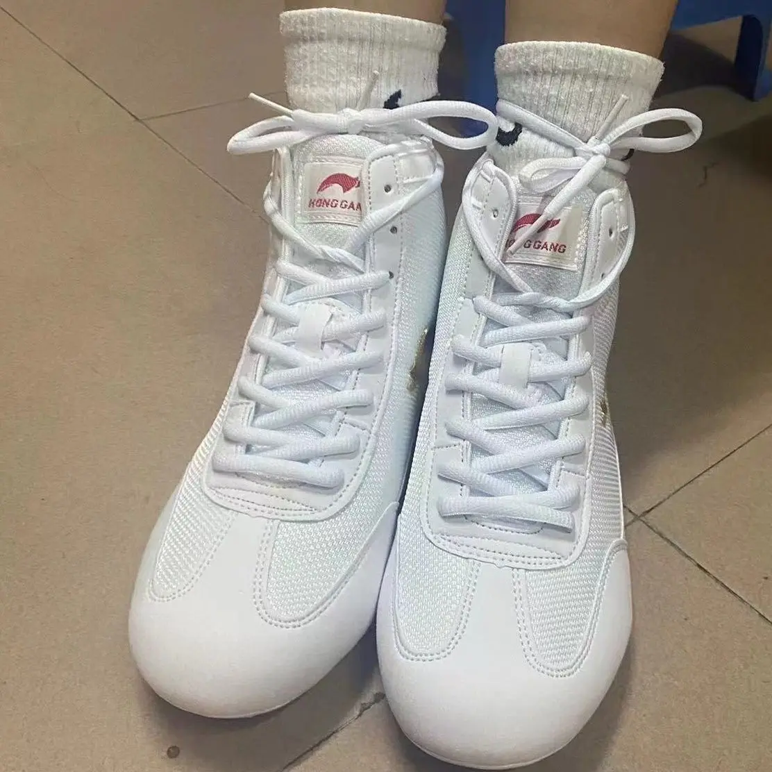 2025 Hot Sale Comfortable Wrestling Sneakers Trainers Boxing Gym Training Boots Athletic Sports Men's Women's Fighting Shoes
2025 Hot Sale Comfortable Wrestling Sneakers Trainers Boxing Gym Training Boots Athletic Sports Men's Women's Fighting Shoes