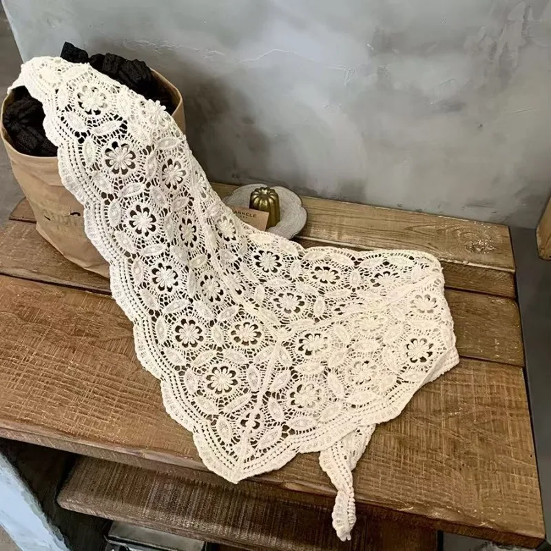 Vintage Lace Crochet Shawl Hollow Out Triangle Scarf for Women Spring Autumn Multifunctional Lightweight Breathable Fabric Daily
Vintage Lace Crochet Shawl Hollow Out Triangle Scarf for Women Spring Autumn Multifunctional Lightweight Breathable Fabric Daily