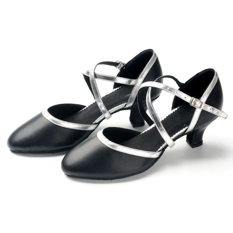 Dance Shoes For women Hot selling Brand Modern Dance Shoes Salsa Ballroom Tango Latin Shoes For Girls Ladies Women 5cm heels
Dance Shoes For women Hot selling Brand Modern Dance Shoes Salsa Ballroom Tango Latin Shoes For Girls Ladies Women 5cm heels