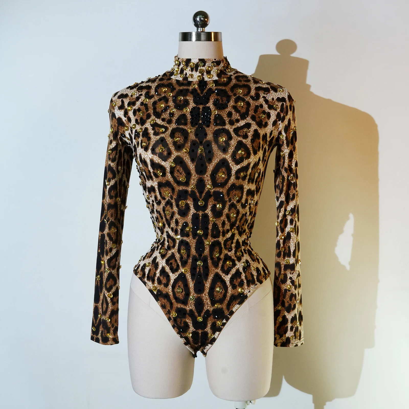 Sparkly Rhinestone Leopard Printed Bodycon Brown Bodysuits Spring Long Sleeve Female Singer Stage Performance Costume Evening
Sparkly Rhinestone Leopard Printed Bodycon Brown Bodysuits Spring Long Sleeve Female Singer Stage Performance Costume Evening