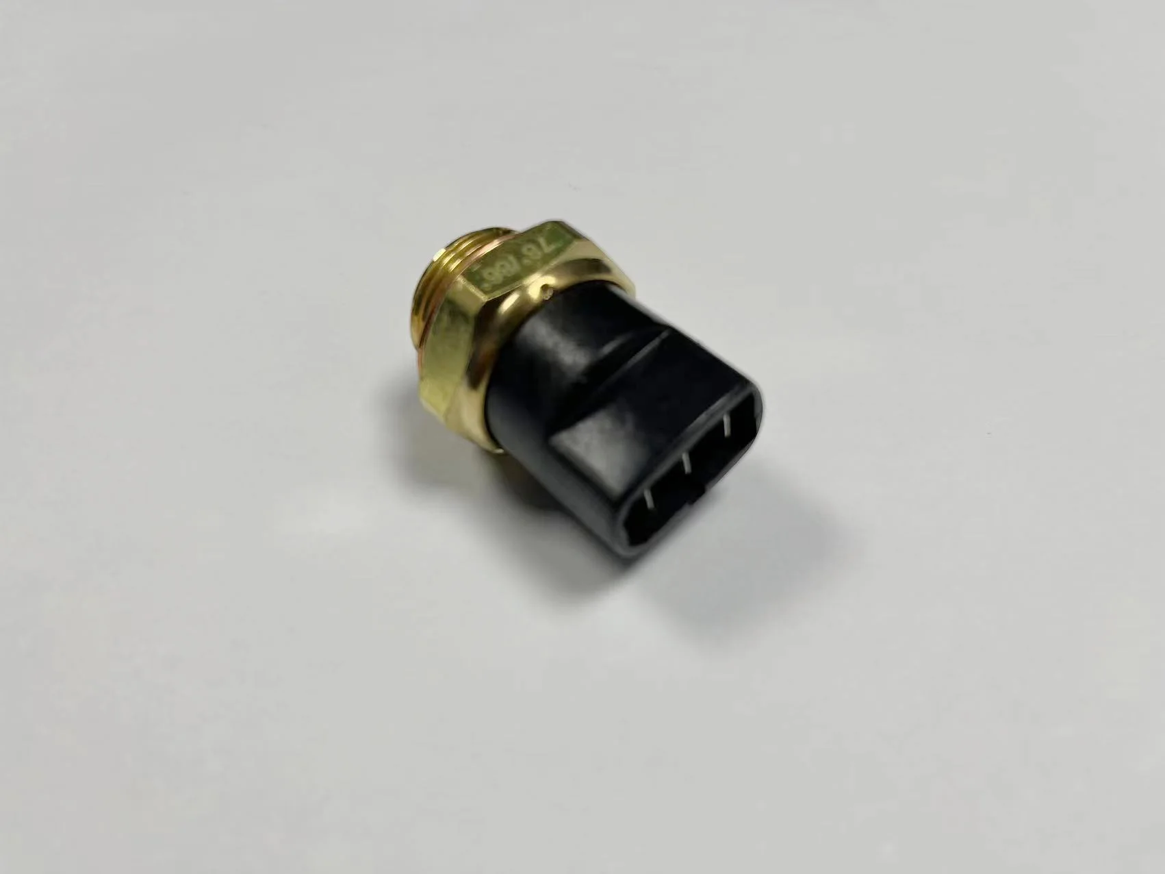 1Pcs water tank temperature control switch temperature sensor suitable for bus electromagnetic clutch fan 78-86 word
1Pcs water tank temperature control switch temperature sensor suitable for bus electromagnetic clutch fan 78-86 word