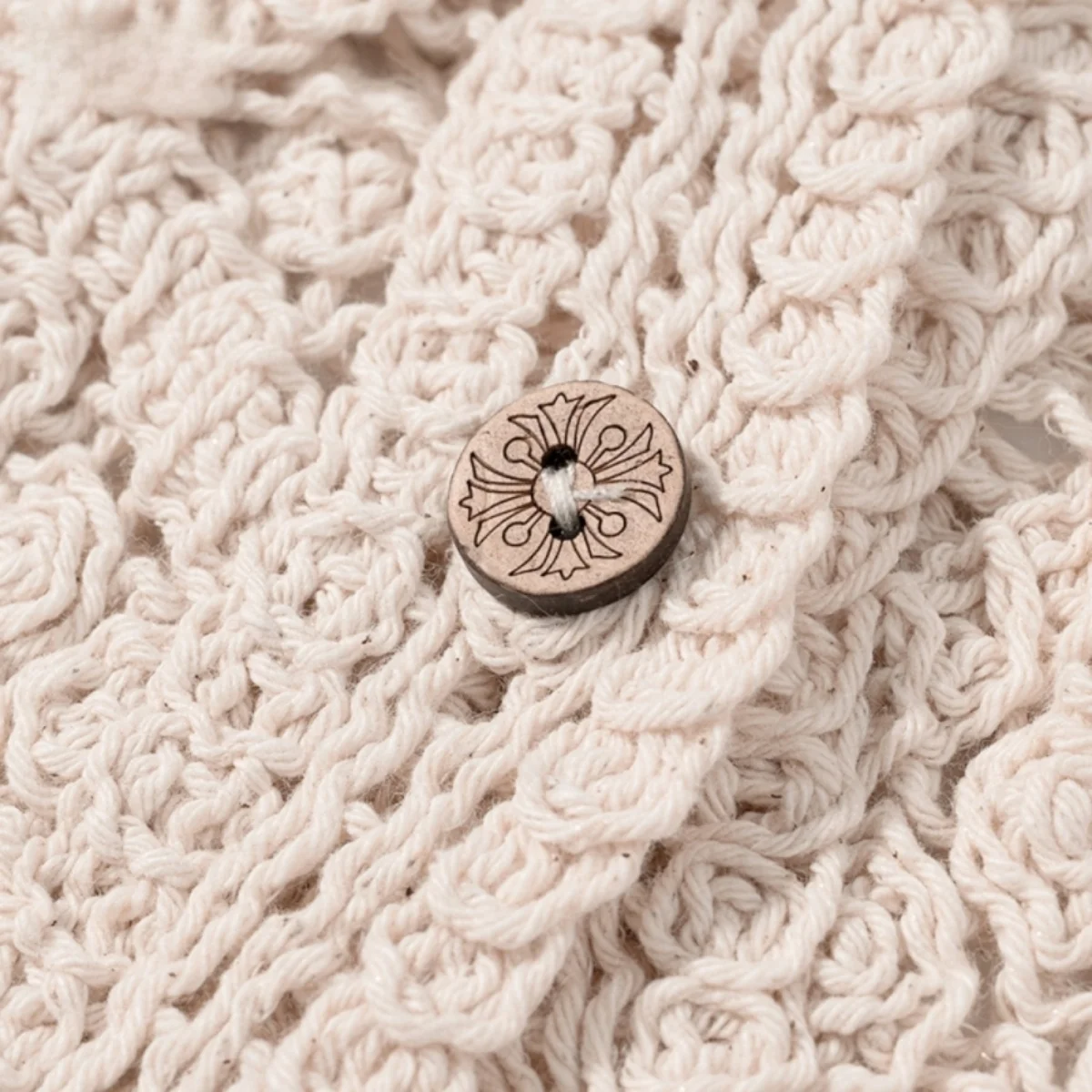 Etam 2025 Осенний новый романтический вязаный свитер Vaion Sle V-Ne ort Верхняя одежда Открытый кардиган с открытыми крючками Дизайн Casu...
Etam 2025 Осенний новый романтический вязаный свитер Vaion Sle V-Ne ort Верхняя одежда Открытый кардиган с открытыми крючками Дизайн Casu...