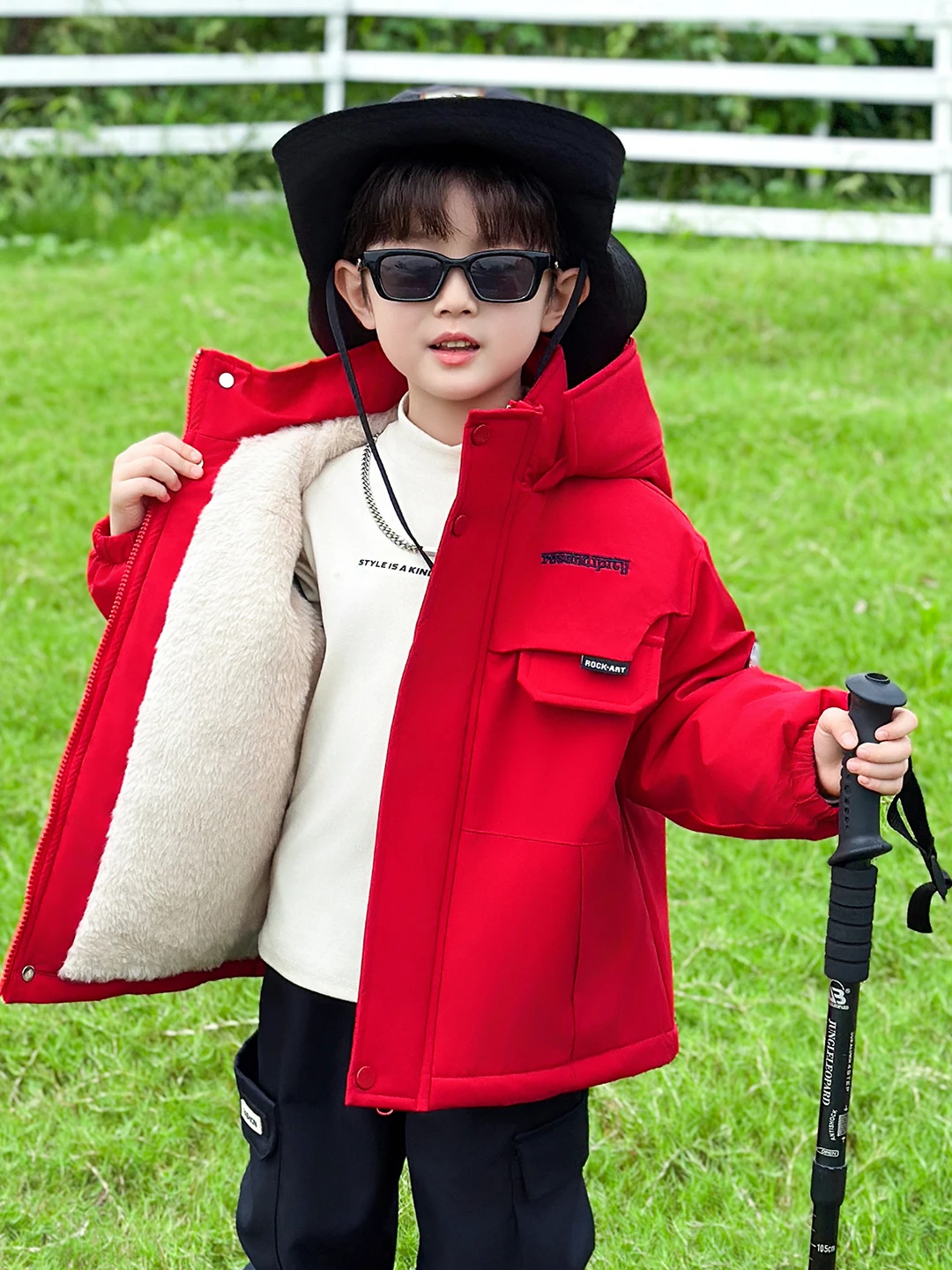 Thiened Fce Hooded Cotton Jaet for Boys Winter Warm Parka Sle Coat Youth Casual Faionable Boys' Clothing
Thiened Fce Hooded Cotton Jaet for Boys Winter Warm Parka Sle Coat Youth Casual Faionable Boys' Clothing