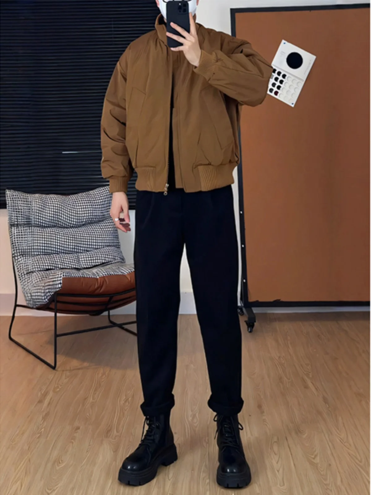 Мужские брюки-харланы зауженного кроя, весна-осень, повседневные, с манжетами, длиной 7/8, в западном стиле
Мужские брюки-харланы зауженного кроя, весна-осень, повседневные, с манжетами, длиной 7/8, в западном стиле