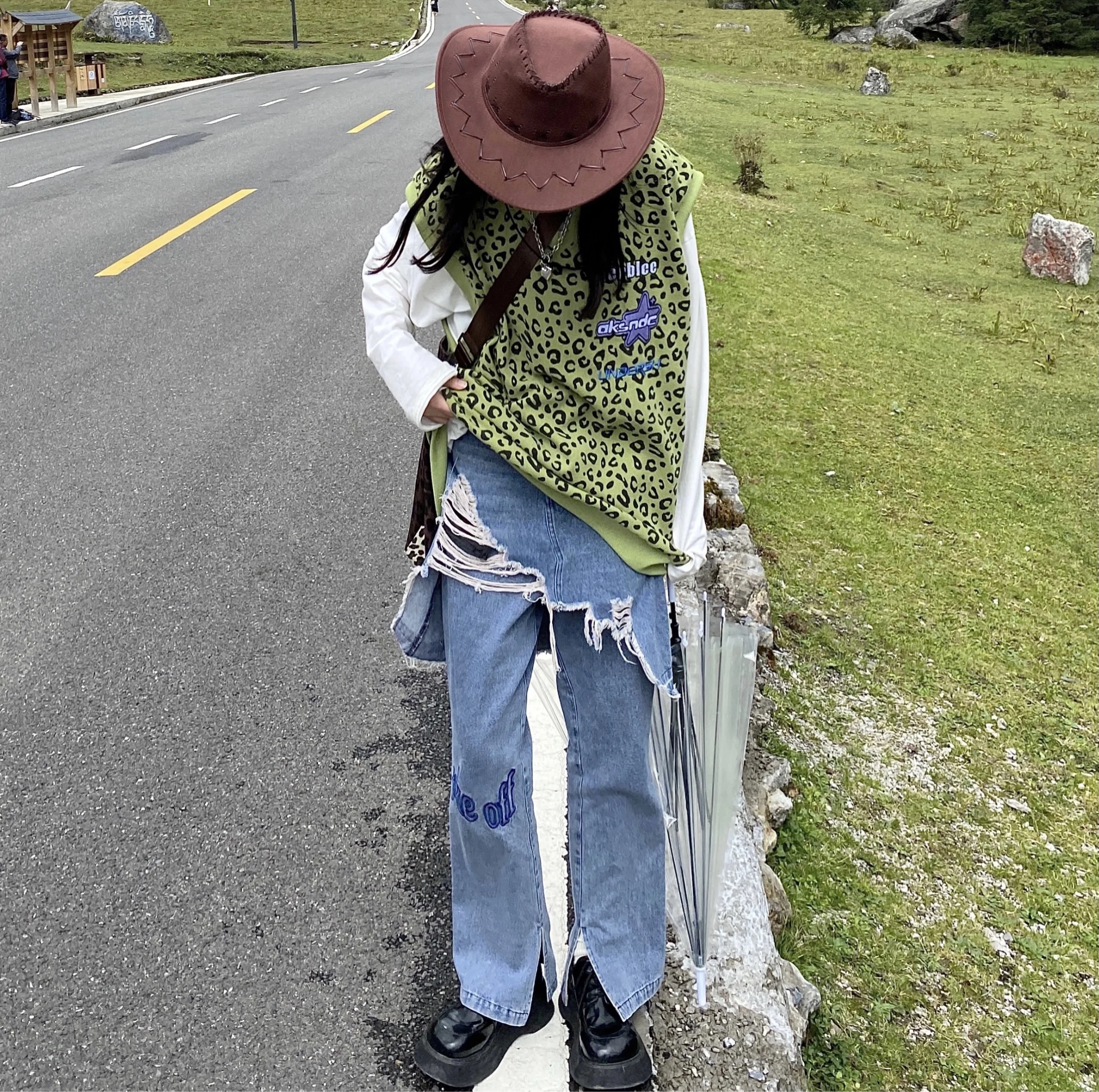 Punk Style High Waist Cuffed Washed out Jeans Skirt Two Pieces Set Irregular Hole Design Casual Streetwear for Young Women
Punk Style High Waist Cuffed Washed out Jeans Skirt Two Pieces Set Irregular Hole Design Casual Streetwear for Young Women