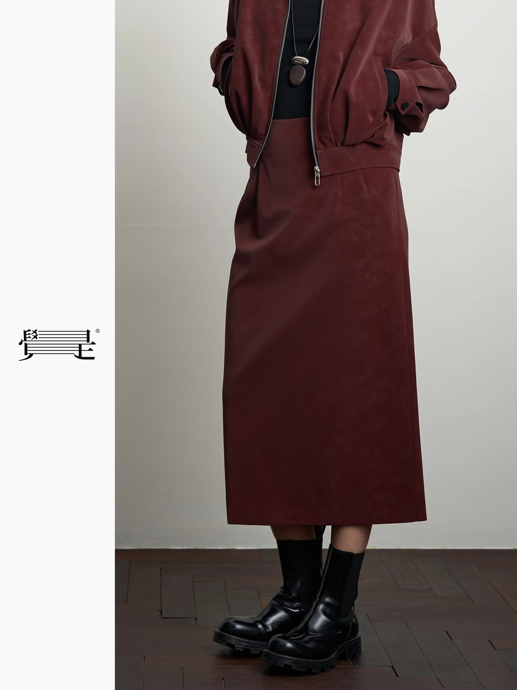 Original Bordeaux Red Suede Midi Skirt Resistant to Deformation Ci Commuting Straight Cut Ladies Skirt mid Waist Design
Original Bordeaux Red Suede Midi Skirt Resistant to Deformation Ci Commuting Straight Cut Ladies Skirt mid Waist Design