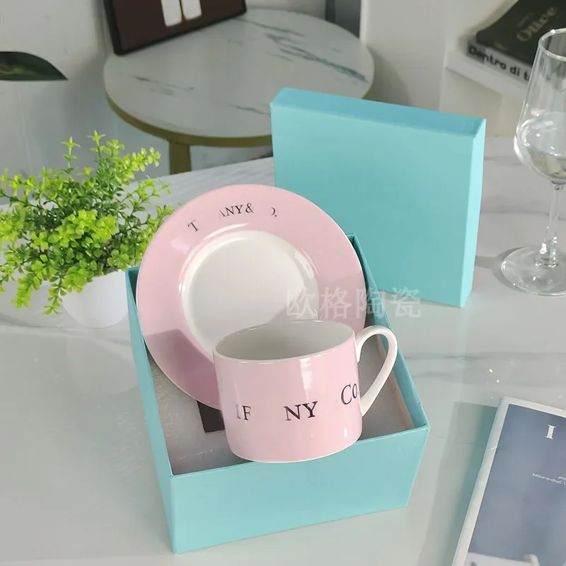 Luxury European Bone China Coffee Cups, Plates, Simple Solid Colors, Exquisite Afternoon Tea Cups, Creative Home Tea Sets
Luxury European Bone China Coffee Cups, Plates, Simple Solid Colors, Exquisite Afternoon Tea Cups, Creative Home Tea Sets