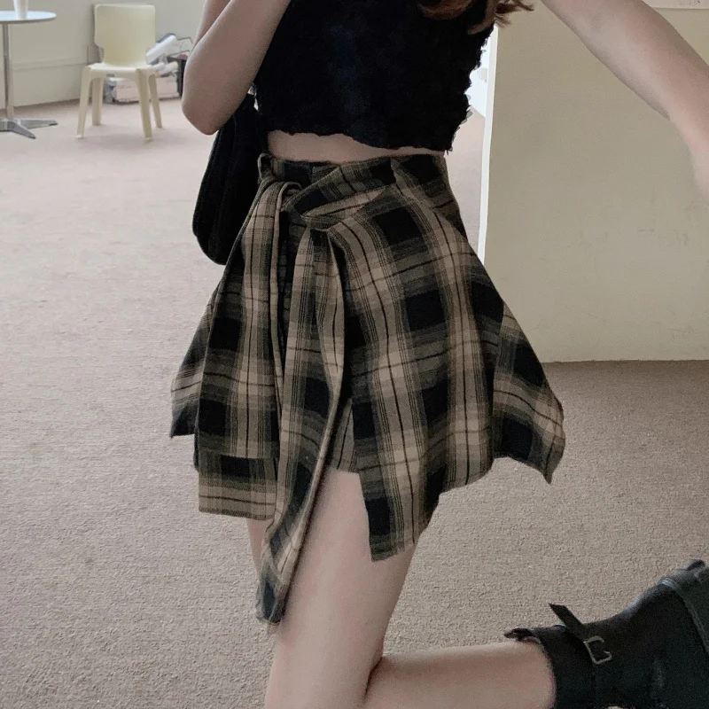 Fake Two-Piece Irregular Design Sense Skirt for Women2025New Summer Hot Girl Black PlaidaShort Culottes
Fake Two-Piece Irregular Design Sense Skirt for Women2025New Summer Hot Girl Black PlaidaShort Culottes