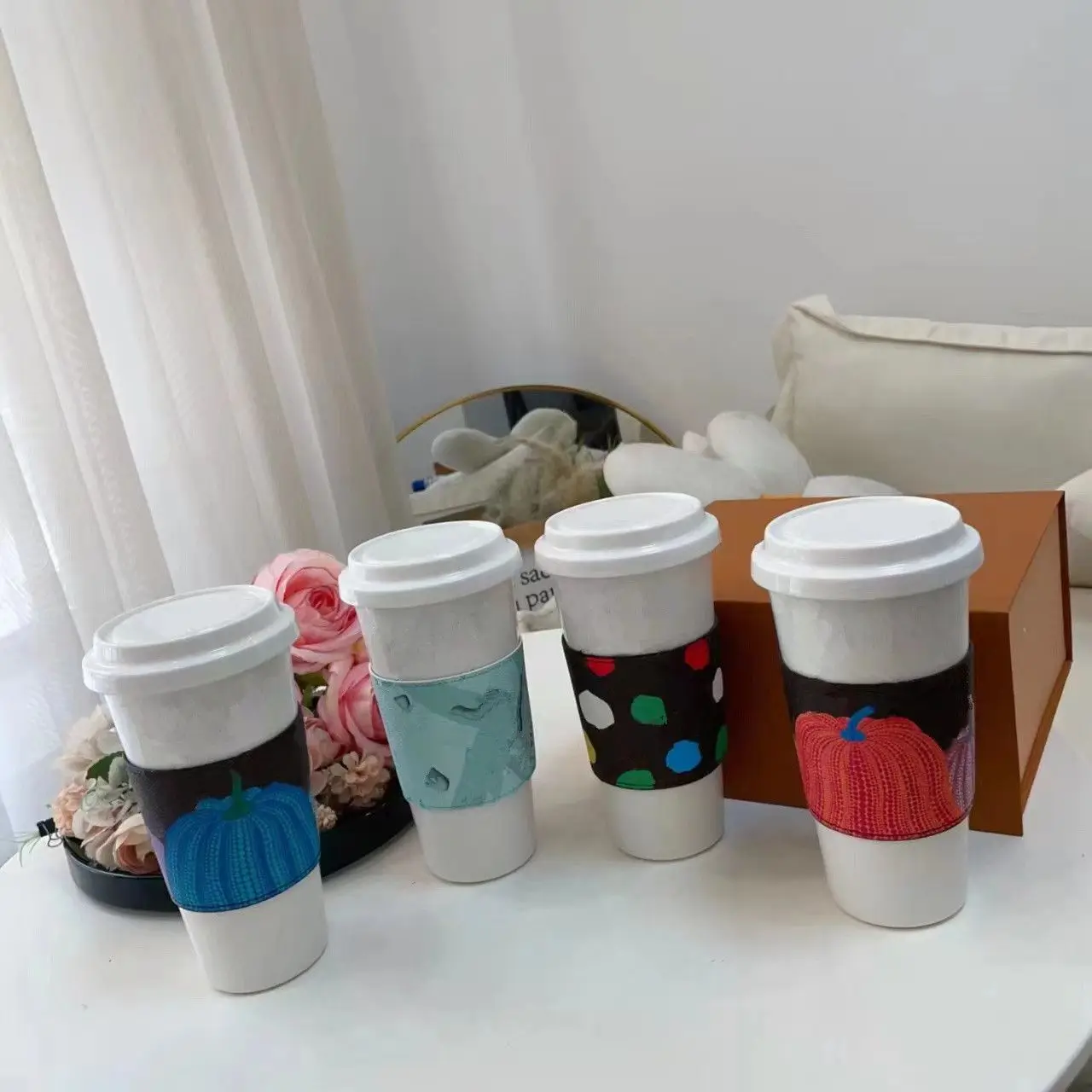 Creative leather case ceramic cup coffee water cup can be printed heat transfer duck flower gift bone china cup
Creative leather case ceramic cup coffee water cup can be printed heat transfer duck flower gift bone china cup