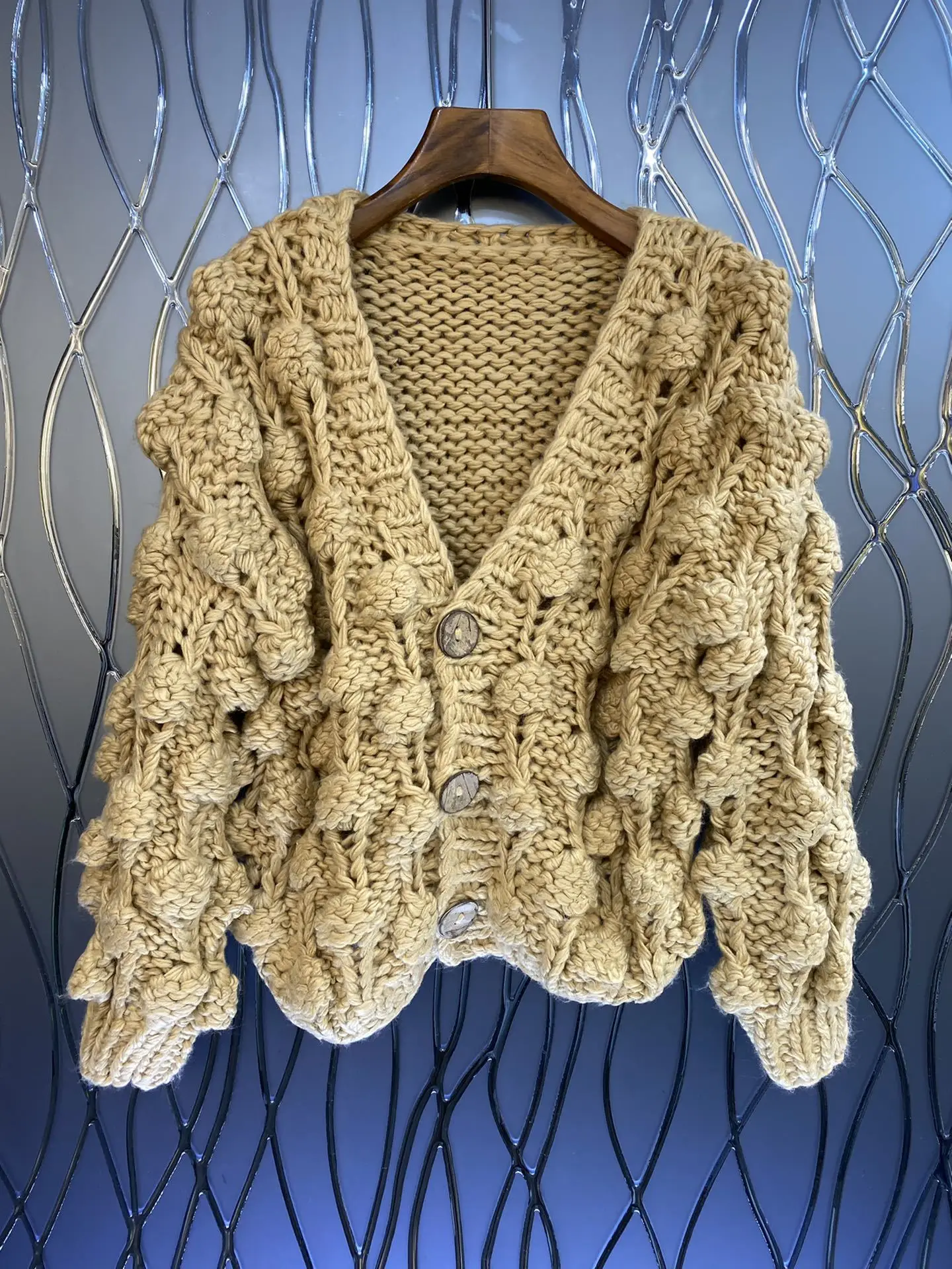 New 2023 Autumn And Winter Women's ClothingV-neck Knitted Bends and Hitches Sweater Cardigan 1012
New 2023 Autumn And Winter Women's ClothingV-neck Knitted Bends and Hitches Sweater Cardigan 1012