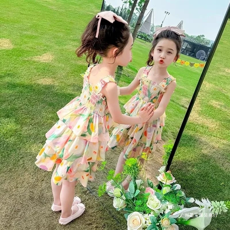 Girls' suspender dress children's summer clothing2026New Korean-style summer princess floral dress for baby girls
Girls' suspender dress children's summer clothing2026New Korean-style summer princess floral dress for baby girls