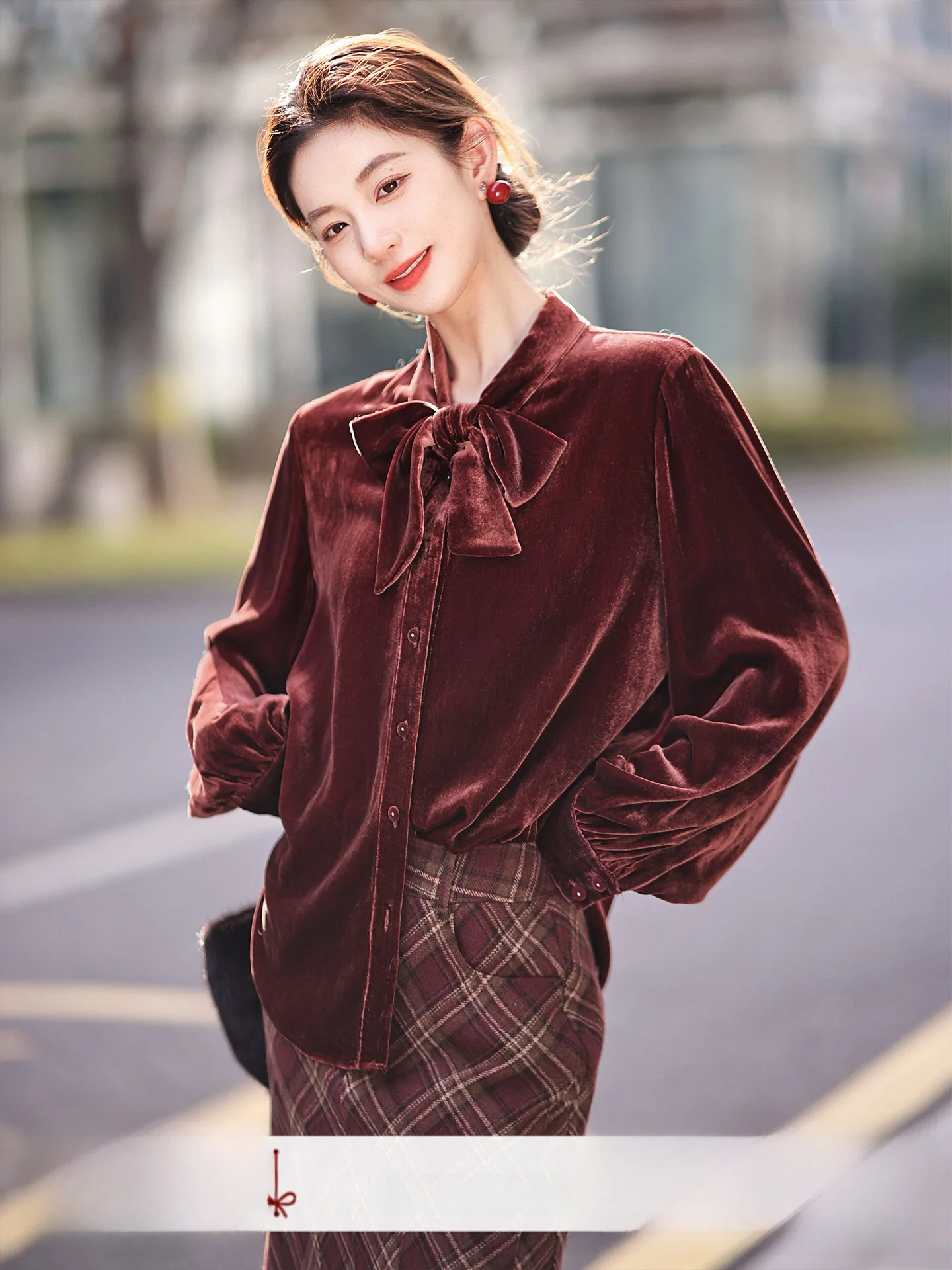 Zhaodaxi Silk Velvet irt Women's Lantern Sve Stand Collar Knot Removable Sa Commute Sle Simple Design
Zhaodaxi Silk Velvet irt Women's Lantern Sve Stand Collar Knot Removable Sa Commute Sle Simple Design