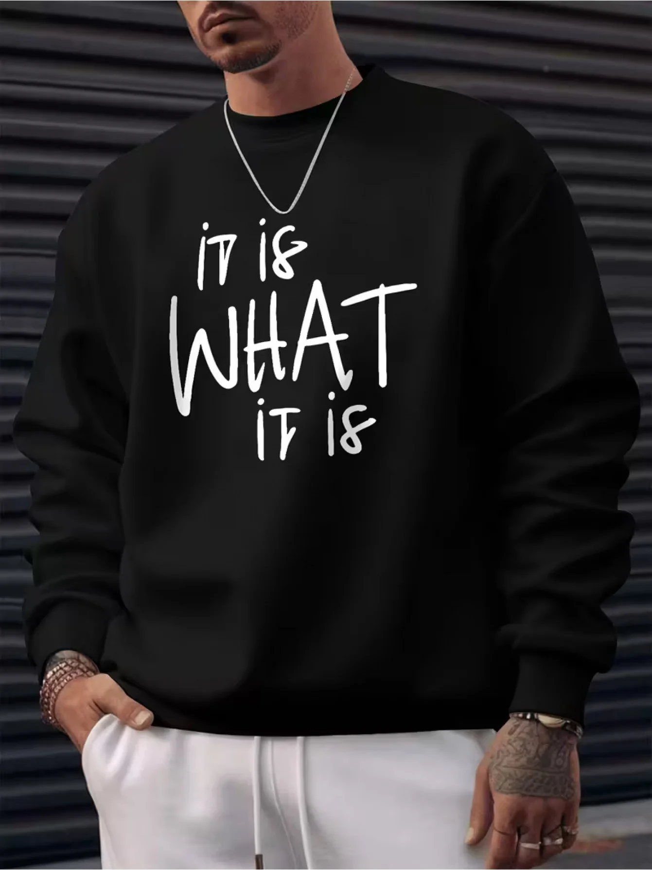Мужская черная толстовка большого размера с белым принтом «It Is What It» — мягкий дышащий пуловер с круглым вырезом и длинными рукавами
Мужская черная толстовка большого размера с белым принтом «It Is What It» — мягкий дышащий пуловер с круглым вырезом и длинными рукавами