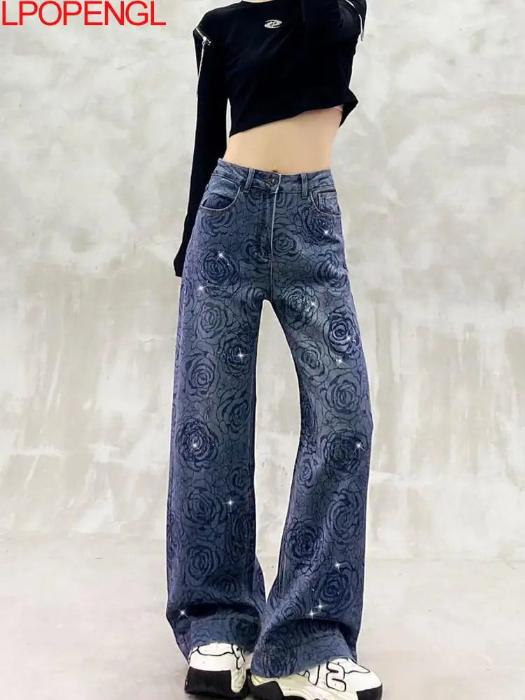 Новые модные темпераментные повседневные джинсы с горячими бриллиантами и цветами, женские осенние свободные универсальные прямые широкие брюки с высокой талией
Новые модные темпераментные повседневные джинсы с горячими бриллиантами и цветами, женские осенние свободные универсальные прямые широкие брюки с высокой талией
