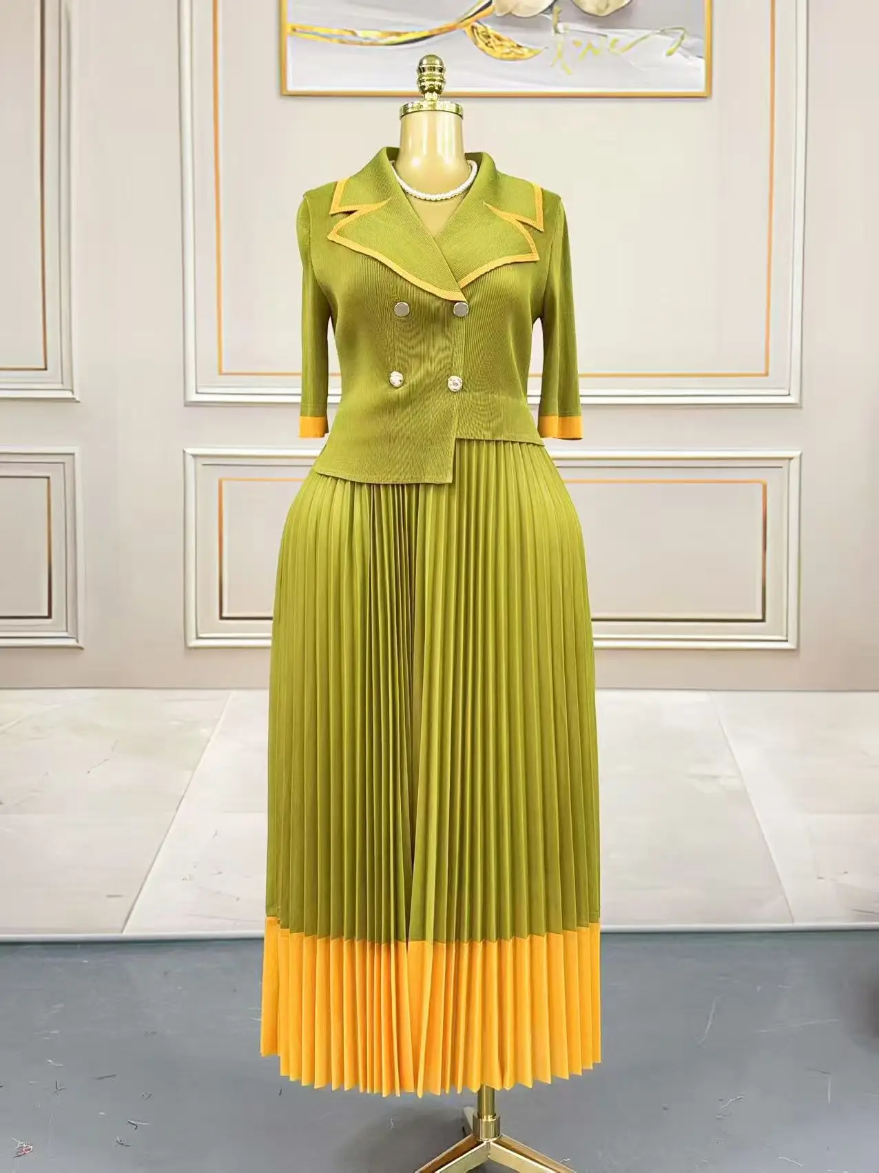 Directly From The Manufacturer Miyake Pleated Dress Fashion High Sense Fake Two Pieces Foreign Style Women Dress 2025 Spring New
Directly From The Manufacturer Miyake Pleated Dress Fashion High Sense Fake Two Pieces Foreign Style Women Dress 2025 Spring New