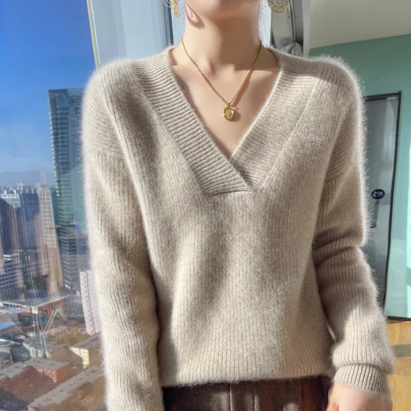 New 100% wool solid color V-neck sweater in autumn and winter, women's loose, thickened and slim knit bottoming pullover sweater
New 100% wool solid color V-neck sweater in autumn and winter, women's loose, thickened and slim knit bottoming pullover sweater