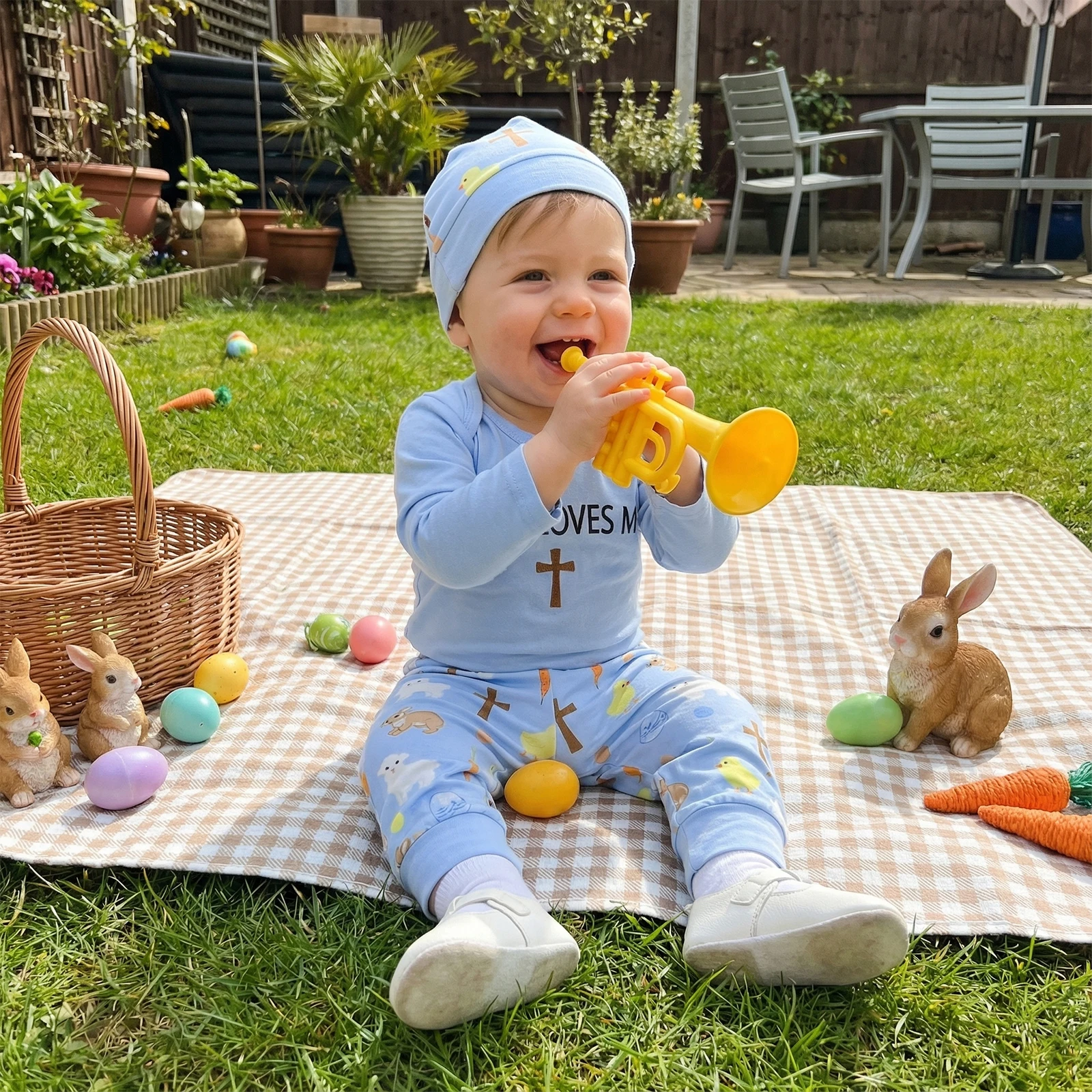 Комплекты одежды на Пасху для маленьких мальчиков, модный комбинезон с длинными рукавами и вышивкой крестиком, брюки с принтом кролика, шапка, комплект из 3 предметов
Комплекты одежды на Пасху для маленьких мальчиков, модный комбинезон с длинными рукавами и вышивкой крестиком, брюки с принтом кролика, шапка, комплект из 3 предметов
