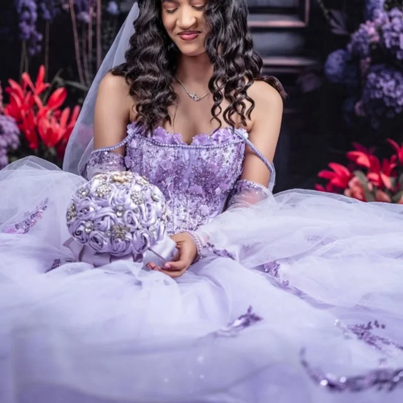 Customized lavender Quinceanera Dresses Off the Shoulder sequin crystal 3D flower Tull Long tail Vestido 15 Quinceanera
Customized lavender Quinceanera Dresses Off the Shoulder sequin crystal 3D flower Tull Long tail Vestido 15 Quinceanera