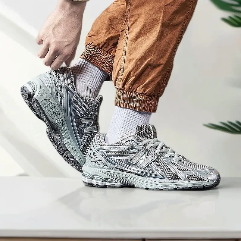 Men's and women's solid color low top sports small white shoes, summer sports casual shoes, sports couple shoes, lightweight
Men's and women's solid color low top sports small white shoes, summer sports casual shoes, sports couple shoes, lightweight