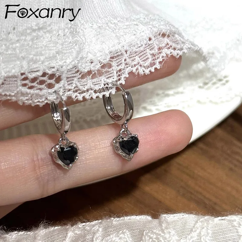 Серьги-подвески Foxanry с черным цирконием в форме сердца для женщин и девушек, классические, простые, элегантные, для свадьбы, подарок для невесты
Серьги-подвески Foxanry с черным цирконием в форме сердца для женщин и девушек, классические, простые, элегантные, для свадьбы, подарок для невесты