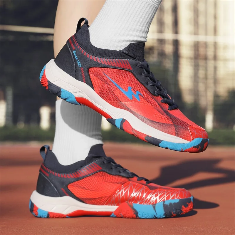 New Lightweight Neutral Professional Competition Badminton Shoes Table Tennis Training Shoes Comfortable Sports Shoes
New Lightweight Neutral Professional Competition Badminton Shoes Table Tennis Training Shoes Comfortable Sports Shoes