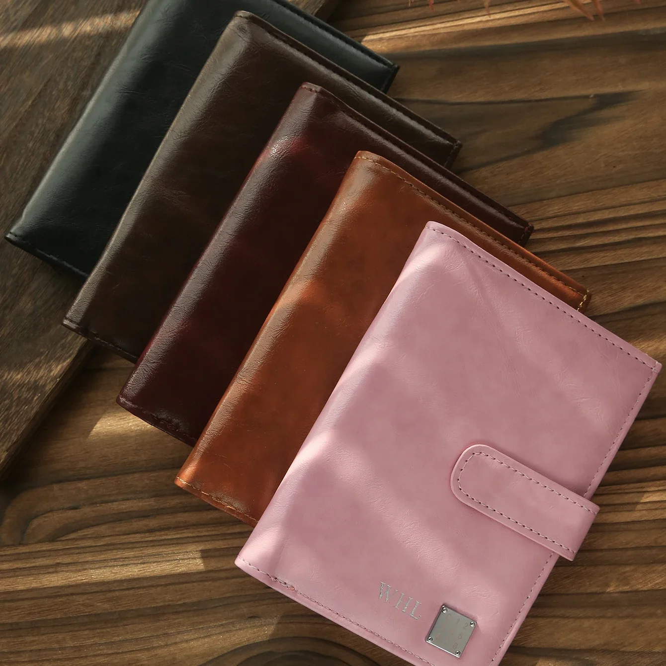 1PC Personalized Name Passport Holder Custom Retro Travel Wallet Customized Vintage Passport Cover Premium Document Organizer
1PC Personalized Name Passport Holder Custom Retro Travel Wallet Customized Vintage Passport Cover Premium Document Organizer