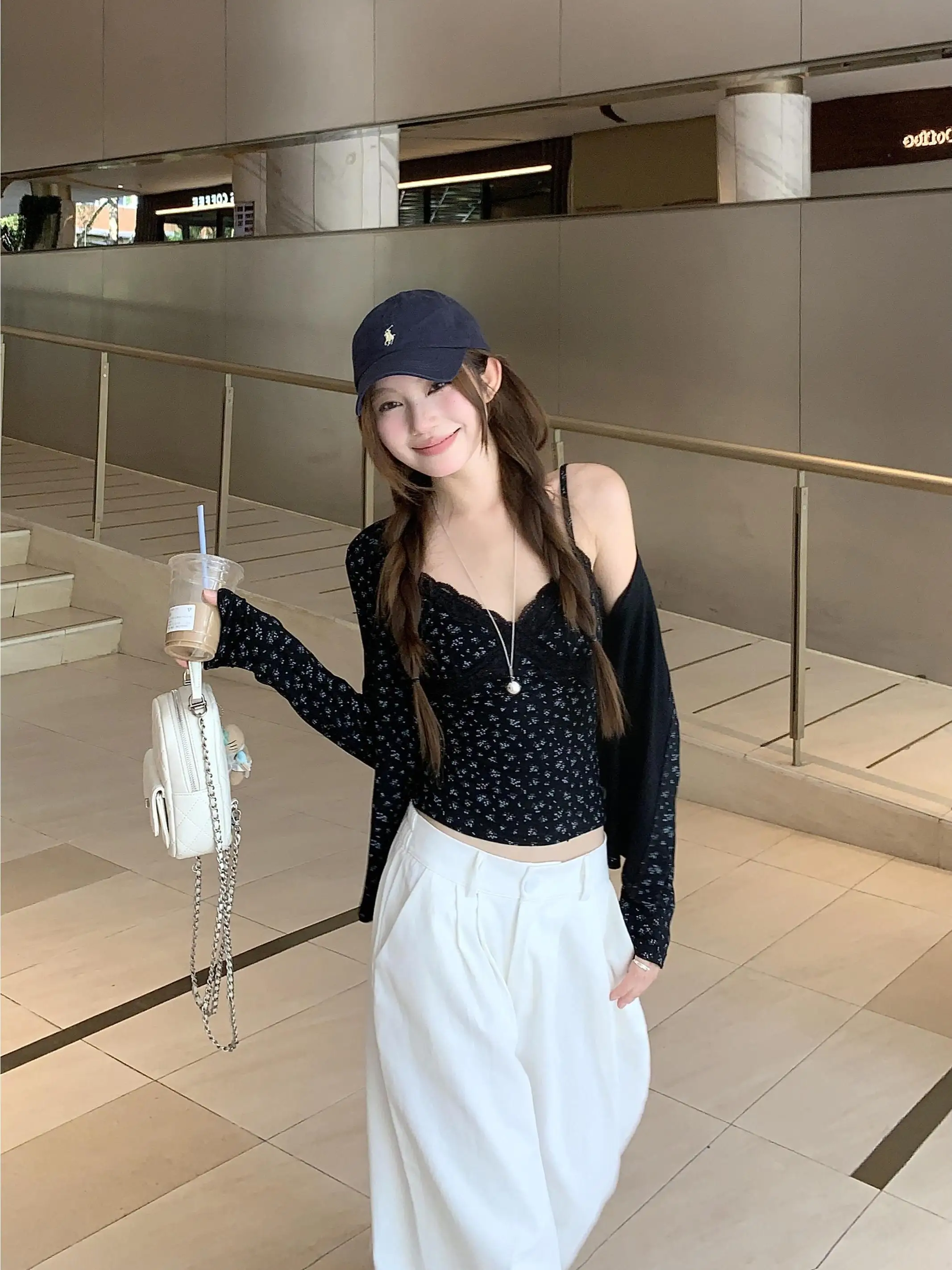 Korean Style Pure Desire Floral Fashion Set Women Summer 2026 New Long Sleeve Lace Strap Vest Two Piece Set Short Length Comm...
Korean Style Pure Desire Floral Fashion Set Women Summer 2026 New Long Sleeve Lace Strap Vest Two Piece Set Short Length Comm...