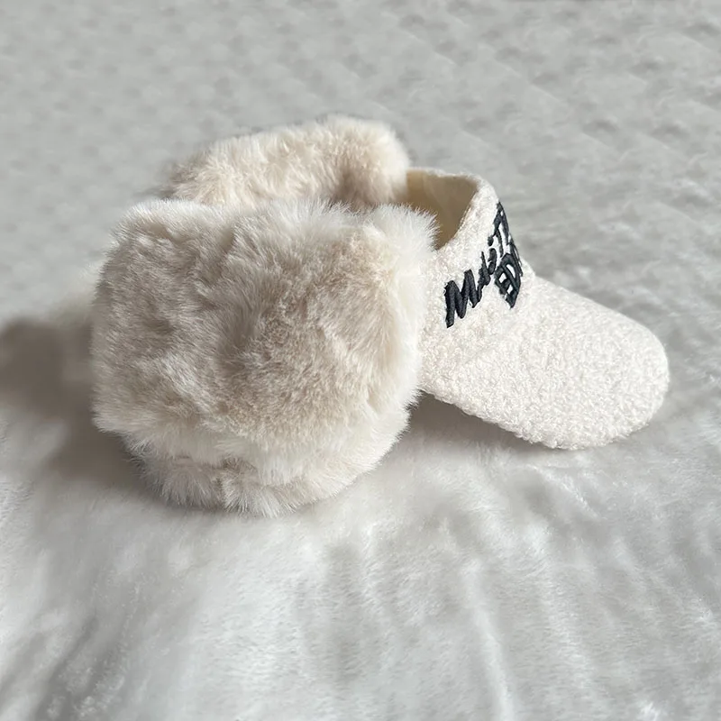 Women's Golf Hat for Fall/Winter with Rabbit Fur Earmuffs Soft, Fine, and Warm Visorless Design
Women's Golf Hat for Fall/Winter with Rabbit Fur Earmuffs Soft, Fine, and Warm Visorless Design