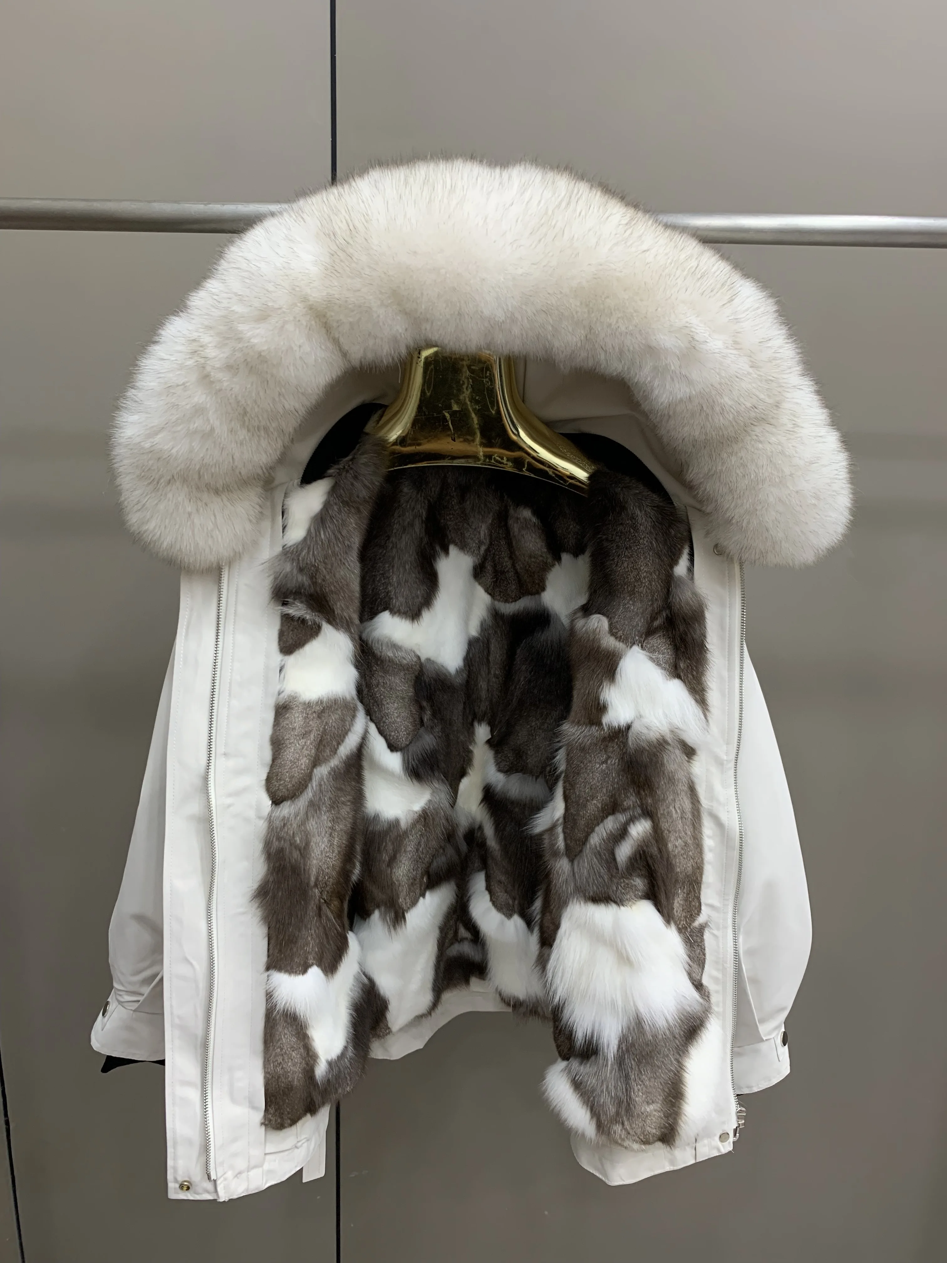 New Winter Fashion Female Parkas Korea Autumn Fox Collar Hooded Overcoat Removable Fox Fur Liner Coat Mid-long Outerwear Warm
New Winter Fashion Female Parkas Korea Autumn Fox Collar Hooded Overcoat Removable Fox Fur Liner Coat Mid-long Outerwear Warm