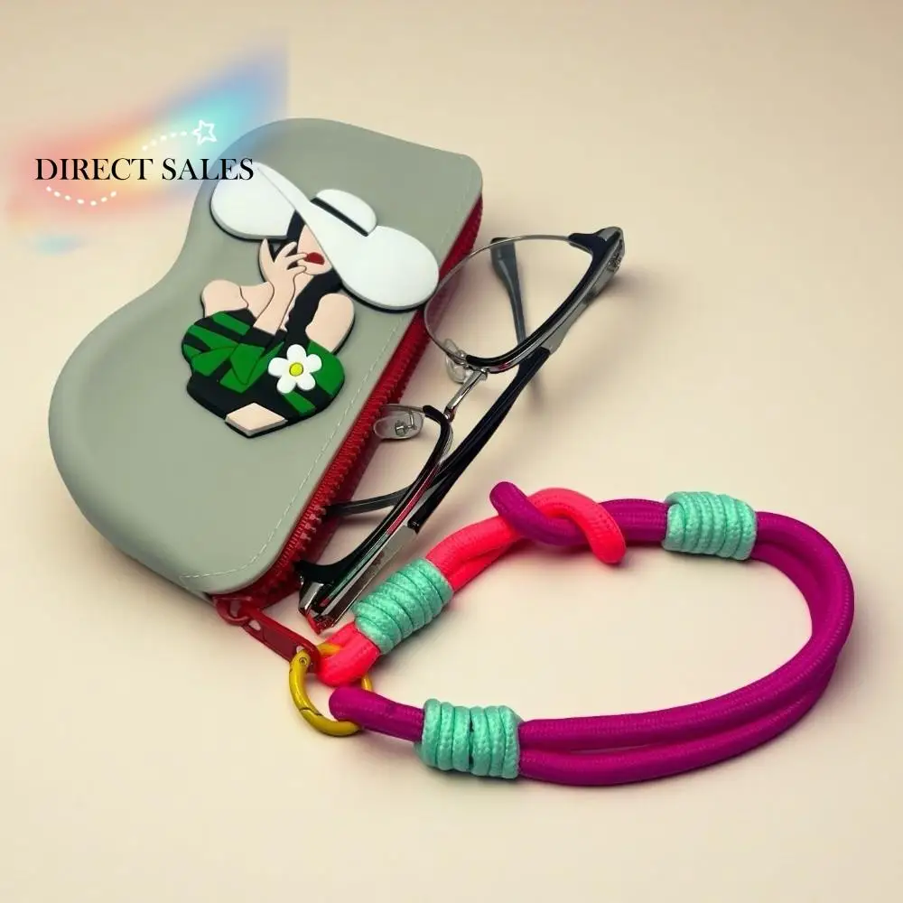 Multifunctional Silicone Glasses Bag Waterproof Cartoon Sunglasses Storage Clip Storage Bag Cosmetic Bag Small Items Bag Female
Multifunctional Silicone Glasses Bag Waterproof Cartoon Sunglasses Storage Clip Storage Bag Cosmetic Bag Small Items Bag Female