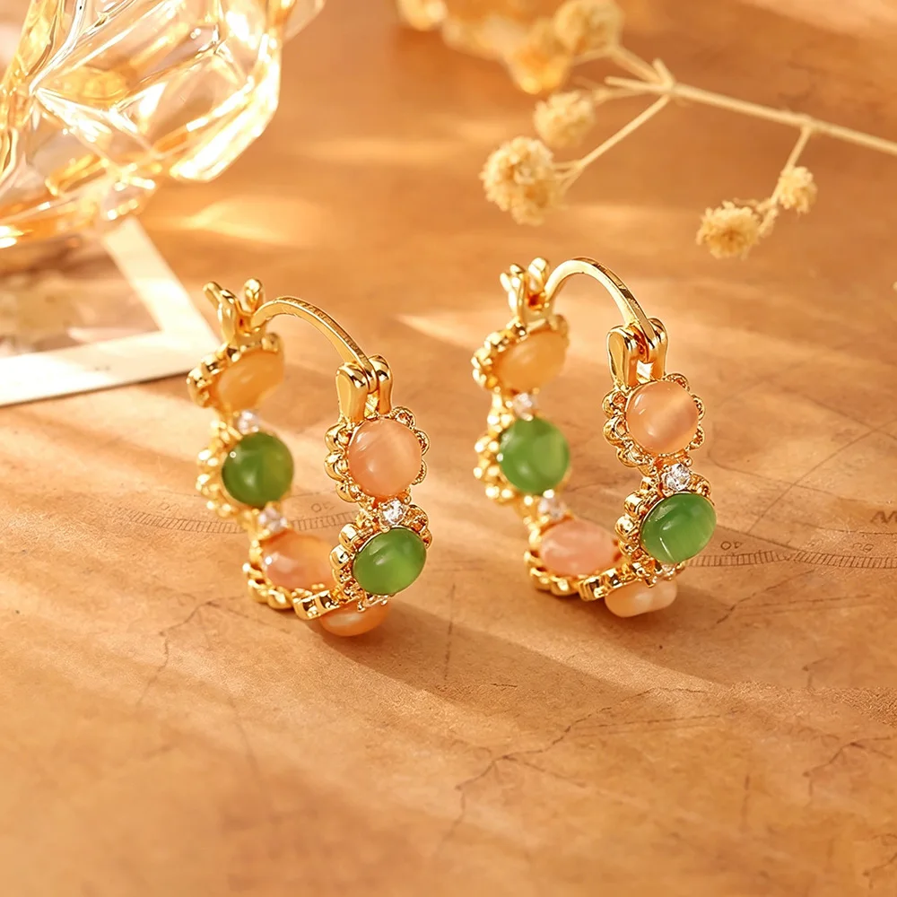 Fashionable and exquisite colorful cat's eye earrings, fresh and sweet dopamine niche light luxury high-end commuter earrings
Fashionable and exquisite colorful cat's eye earrings, fresh and sweet dopamine niche light luxury high-end commuter earrings