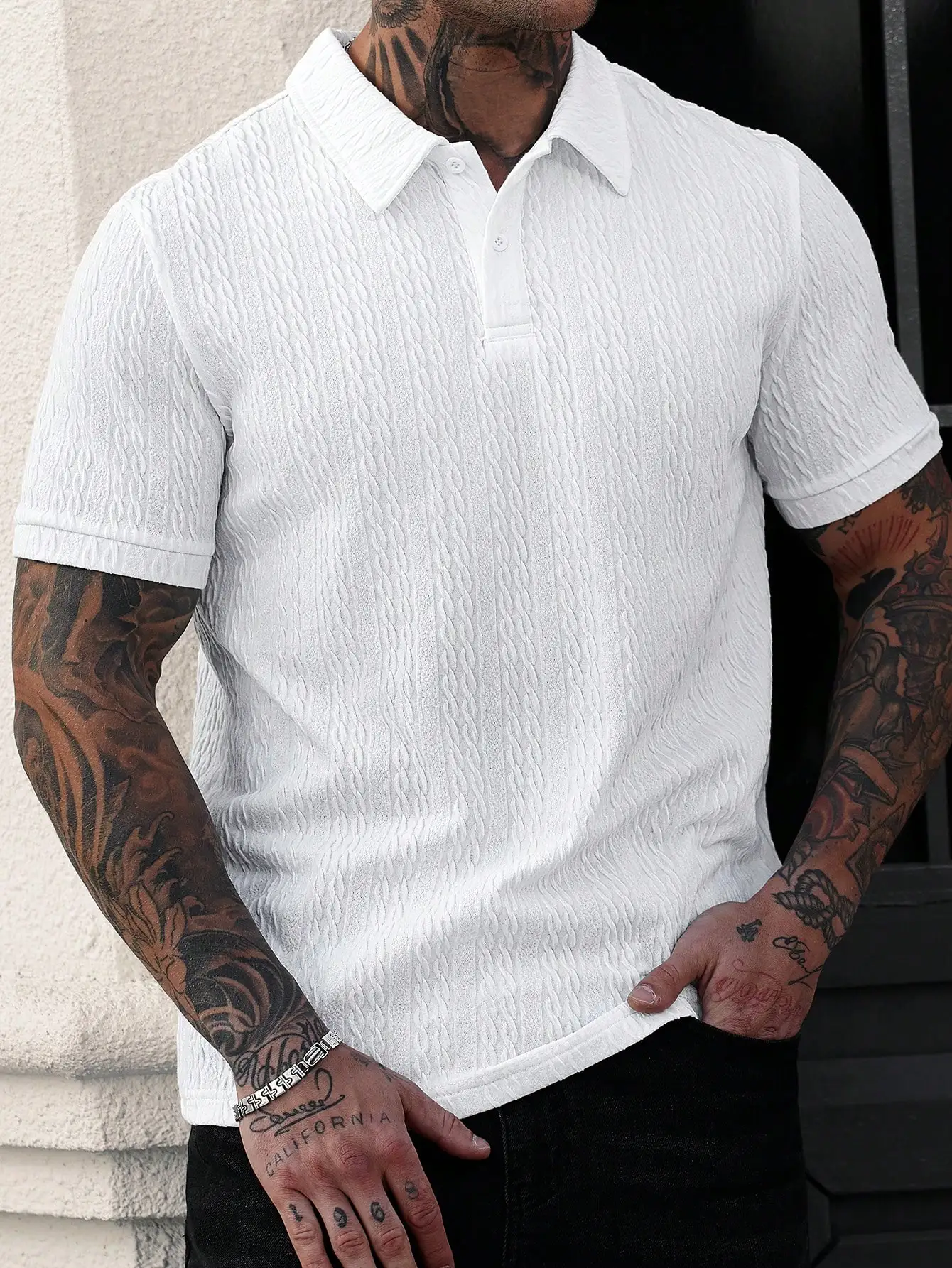 Men's White Short Sleeve Polo Shirt with Textured Jacquard Pattern and Classic 3-Button Collar
Men's White Short Sleeve Polo Shirt with Textured Jacquard Pattern and Classic 3-Button Collar