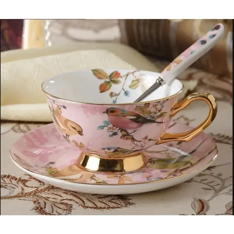 European Bone China Coffee Cup Set Pink Bird Ceramic Phnom Penh Afternoon Tea & Saucer With Spoon Nice Gift
European Bone China Coffee Cup Set Pink Bird Ceramic Phnom Penh Afternoon Tea & Saucer With Spoon Nice Gift