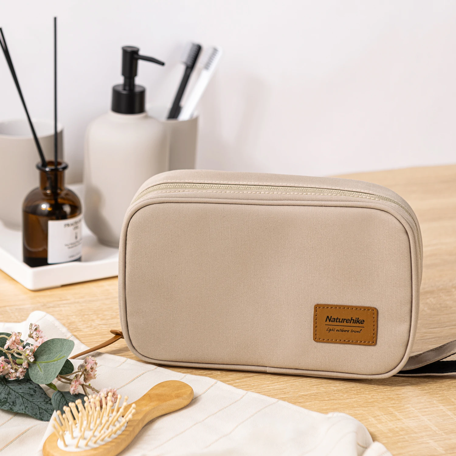 Naturehike High Quality Makeup Bags Travel Cosmetic Bag Toiletries Organizer Waterproof Storage Hanging Bathroom Wash Bag
Naturehike High Quality Makeup Bags Travel Cosmetic Bag Toiletries Organizer Waterproof Storage Hanging Bathroom Wash Bag