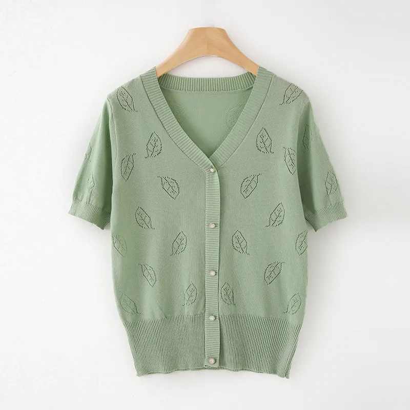 Summer New Tian Si Short sleeved Women's V-neck Cardigan Wearing Maple Leaf Print on the Outside for a Slim and Stylish Bottom
Summer New Tian Si Short sleeved Women's V-neck Cardigan Wearing Maple Leaf Print on the Outside for a Slim and Stylish Bottom