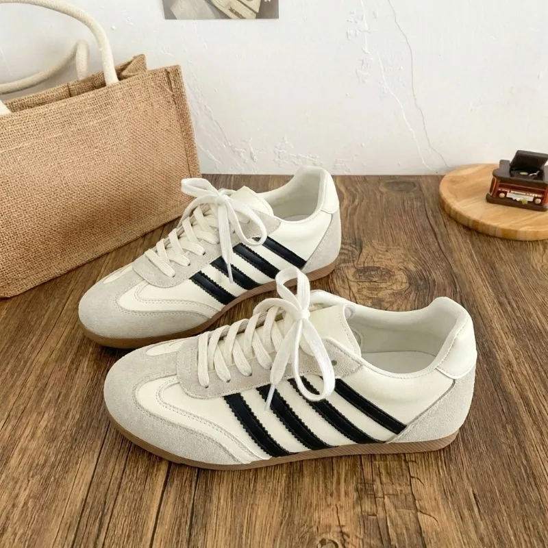 Retro Womens Shoes Luxury Genuine Leather Moral Training Shoes for Woman Fashion Sports Casual Shoe Designer Shoes Zapatos Mujer
Retro Womens Shoes Luxury Genuine Leather Moral Training Shoes for Woman Fashion Sports Casual Shoe Designer Shoes Zapatos Mujer